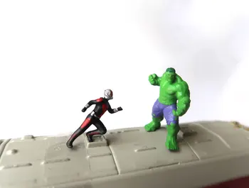 1/87 Ho Mjerilu-Man i Hulk Minijaturne Figurice Vlak Pijesak Stol Model Scene Mikro Pucao Rekvizite Kreativno Oglašavanje Diorama